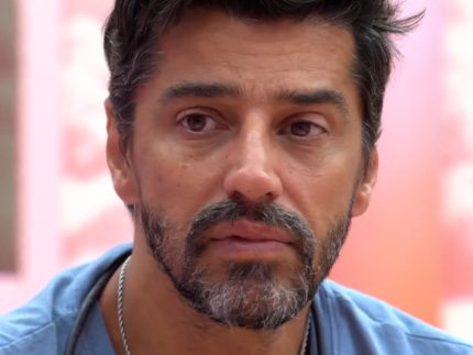 Alberto Cowboy ameaça apertar o botão e desistir do “BBB26”: “Eu não vou ganhar”