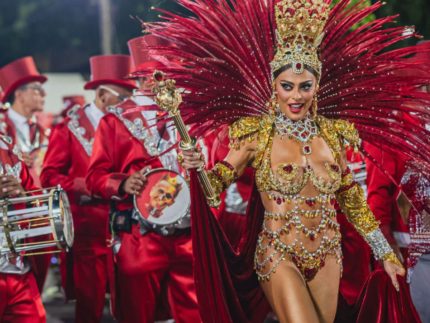 Juliana Paes explica por que ficou de fora do desfile de rua da Viradouro
