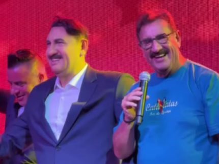 Ratinho recebe homenagem com estátua em Foz do Iguaçu em meio a polêmica com Erika Hilton