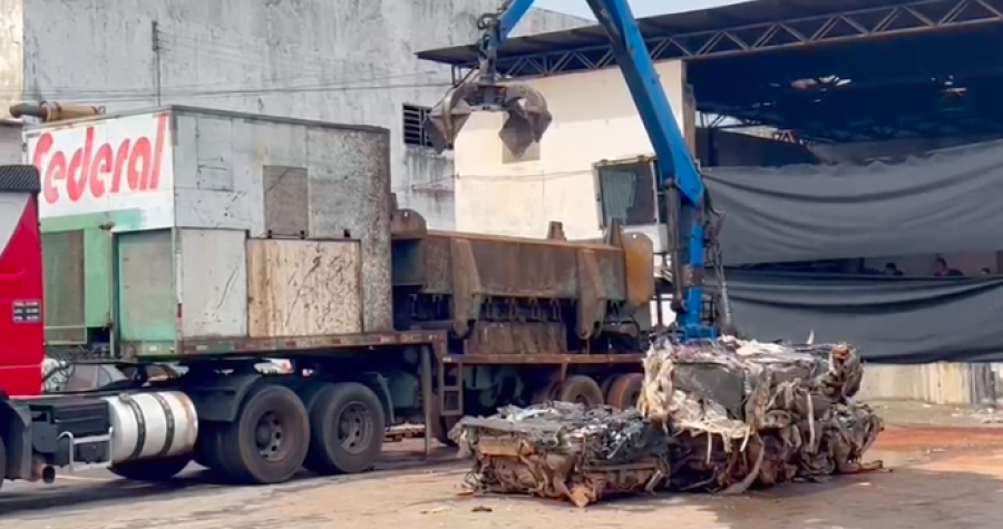 Detran-GO realiza ação e prensa 150 toneladas irregulares