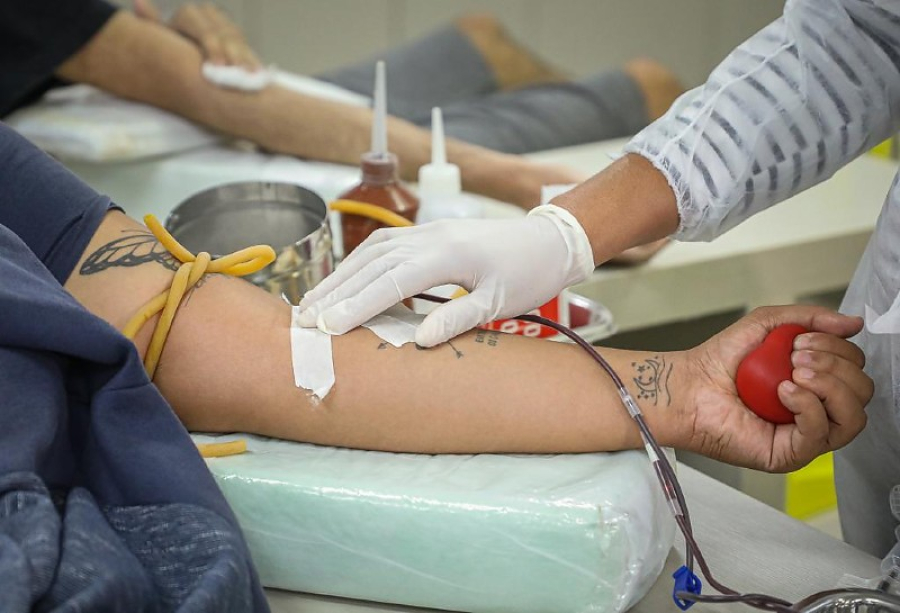 Projetos propõem multa revertida em doação de sangue