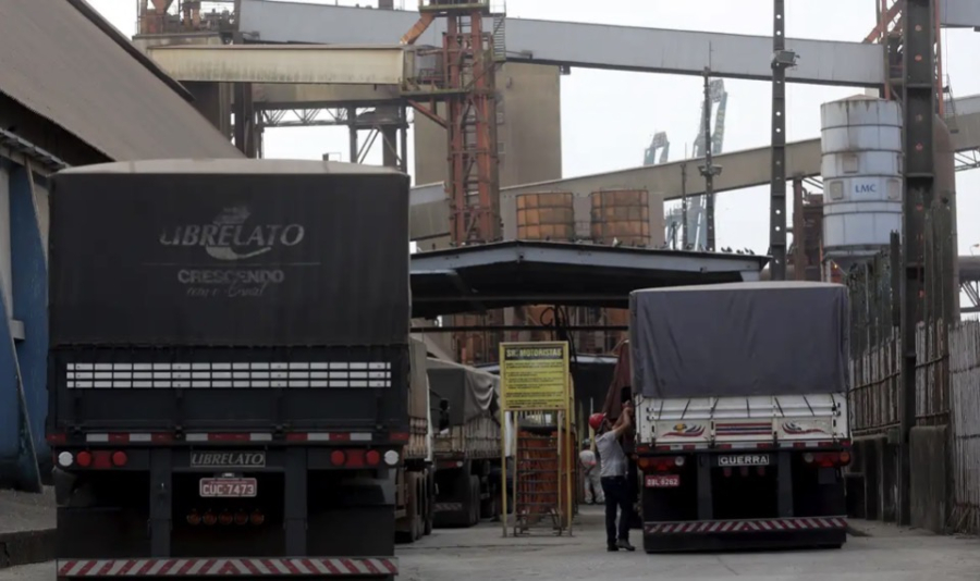 Governo federal propõe que estados zerem imposto do diesel importado