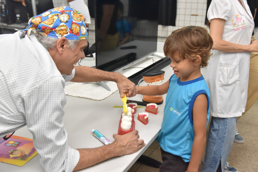 Aparecida promove ação de saúde bucal nas escolas