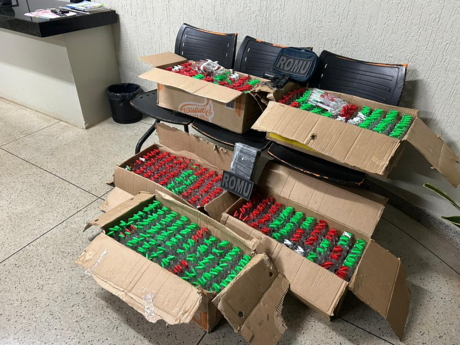 ROMU apreende quase mil frascos de lança perfume  e prende 