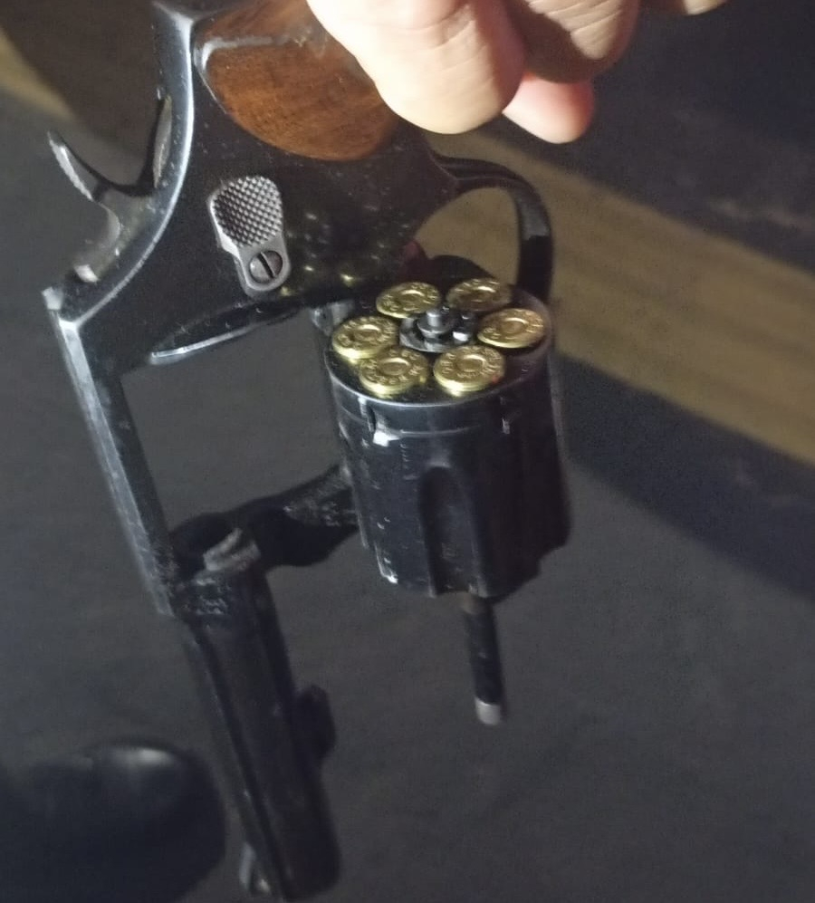 Homem é preso após invadir casa de ex-namorada e ameaçá-la com arma